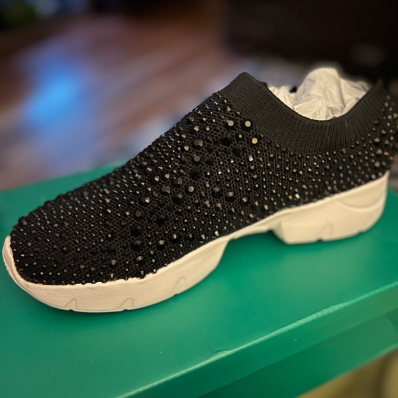 Lauren Lorraine Women’s  size 7 Carry black Rhinestone slip on Sneakers - Picture 11 of 12